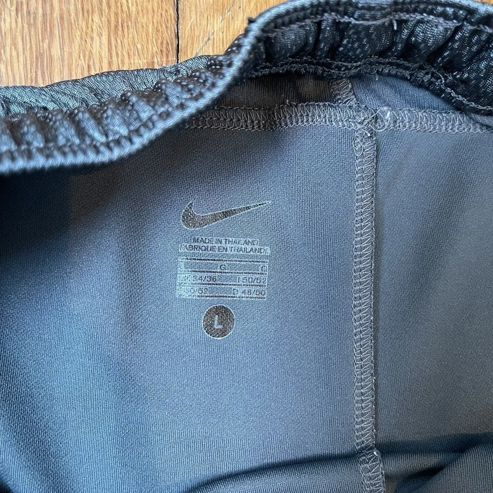Nike Mens Large Athletic Shorts Gray Lightweight Pockets Sporty Gym Running